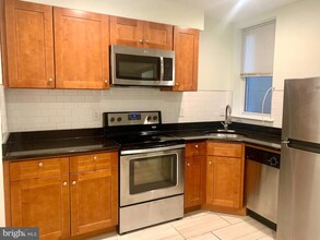 630 South St, Unit AUCMTC in Philadelphia, PA - Building Photo - Building Photo