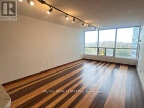 3050-3050 Ellesmere Rd in Toronto, ON - Building Photo - Building Photo