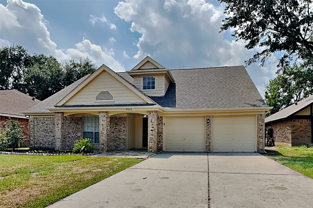 9515 Gusty Winds Dr in Houston, TX - Building Photo
