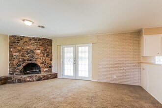 1607 17th Ave N in Texas City, TX - Building Photo - Building Photo