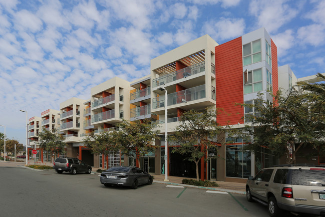 Mercado Del Barrio in San Diego, CA - Foto de edificio - Building Photo