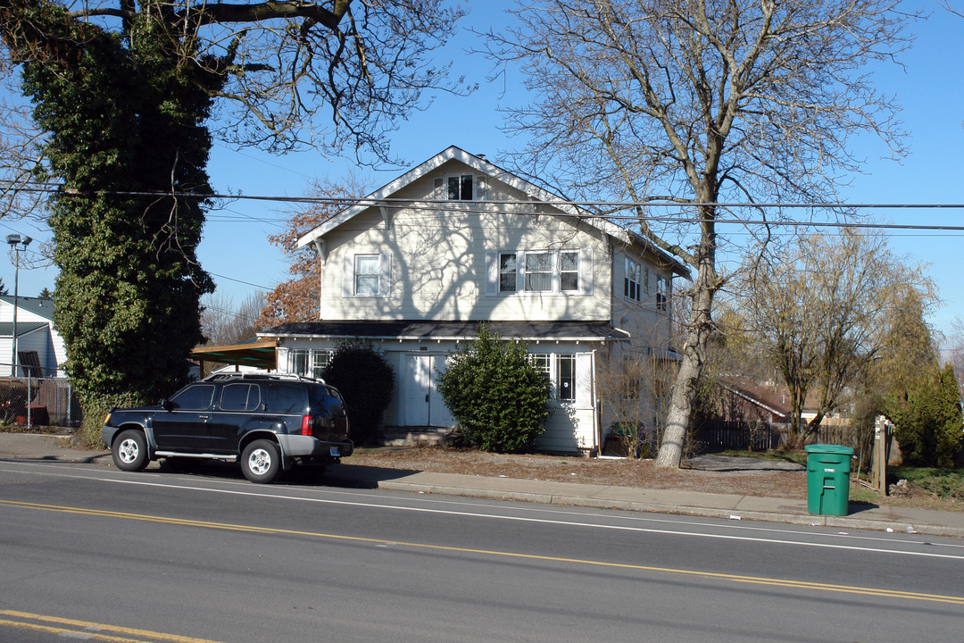 5331 NE Killingsworth St in Portland, OR - Building Photo