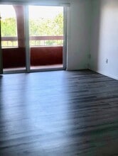 7820 Camino Real, Unit J-419 in Miami, FL - Building Photo - Building Photo