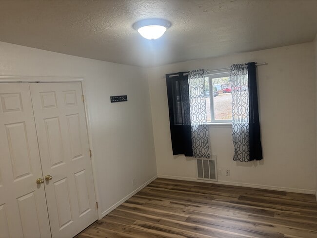 1166 SE Hamilton Rd in Mountain Home, ID - Building Photo - Building Photo