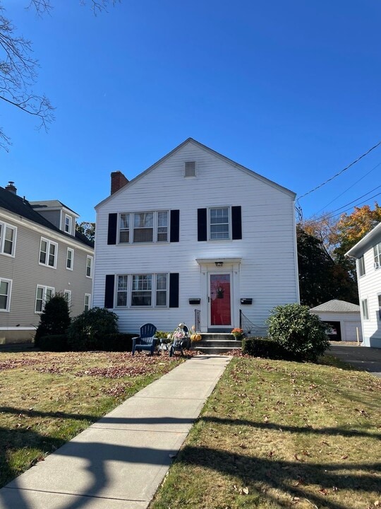 73 Maplewood Ave-Unit -Floor #2 in West Hartford, CT - Building Photo