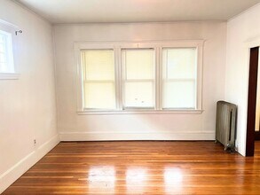 33 Adams St in Watertown, MA - Building Photo - Building Photo