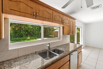 952 SE 7th St in Deerfield Beach, FL - Building Photo - Building Photo