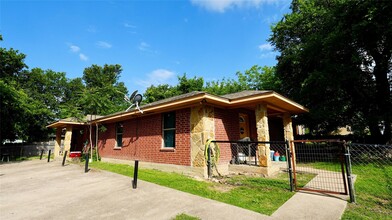 490 S Graham St in Stephenville, TX - Building Photo - Building Photo