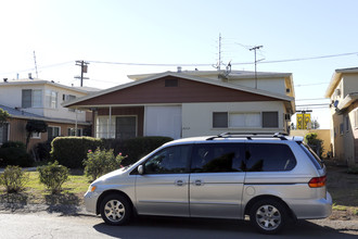 5717 Tilden Ave in Van Nuys, CA - Building Photo - Building Photo