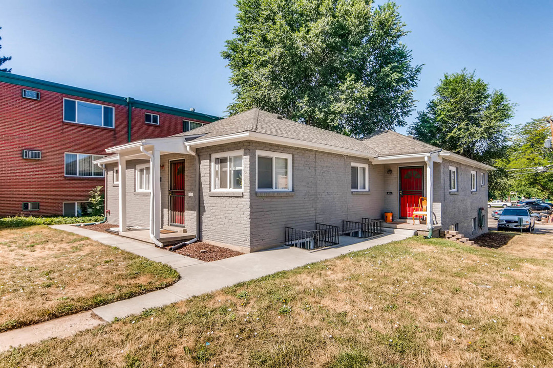 University Flats in Denver, CO - Building Photo