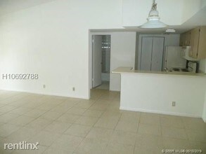10781 Cleary Blvd-Unit -Apt 211 in Plantation, FL - Building Photo - Building Photo