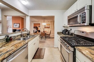 10021 Vanderbilt Cir in Rockville, MD - Building Photo - Building Photo