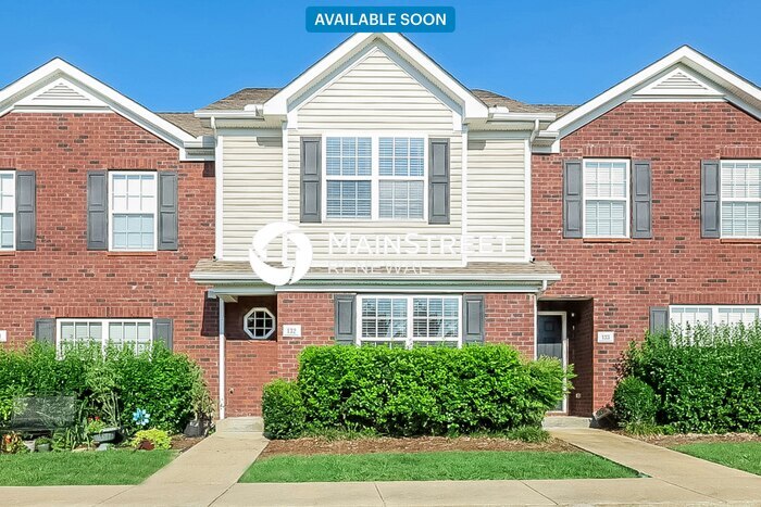 132 Oak Valley Cir in Smyrna, TN - Foto de edificio