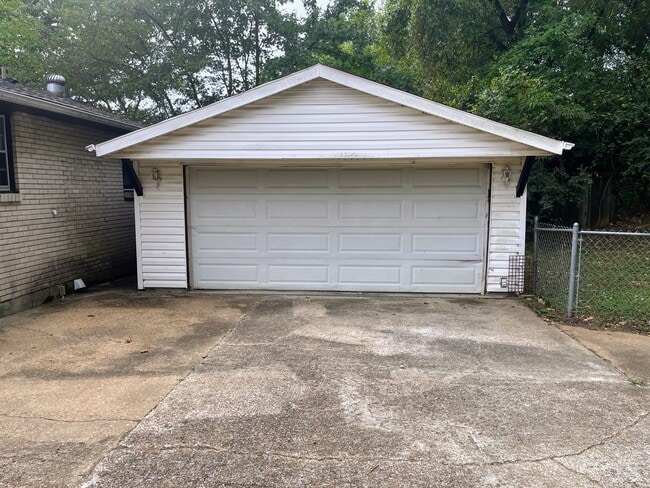 property at 1460 Snell Blvd