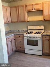 914 Burnside Rd in Sharon Hill, PA - Building Photo - Building Photo