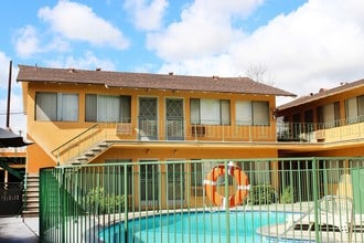 711 S Sierra Vista in Alhambra, CA - Building Photo - Building Photo