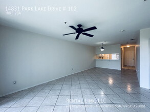 14831 Park Lake Dr in Ft. Myers, FL - Building Photo - Building Photo