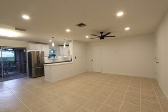 6987 Duncansby Ave N in St. Petersburg, FL - Building Photo - Building Photo