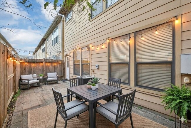 1346 Studer St in Houston, TX - Foto de edificio - Building Photo