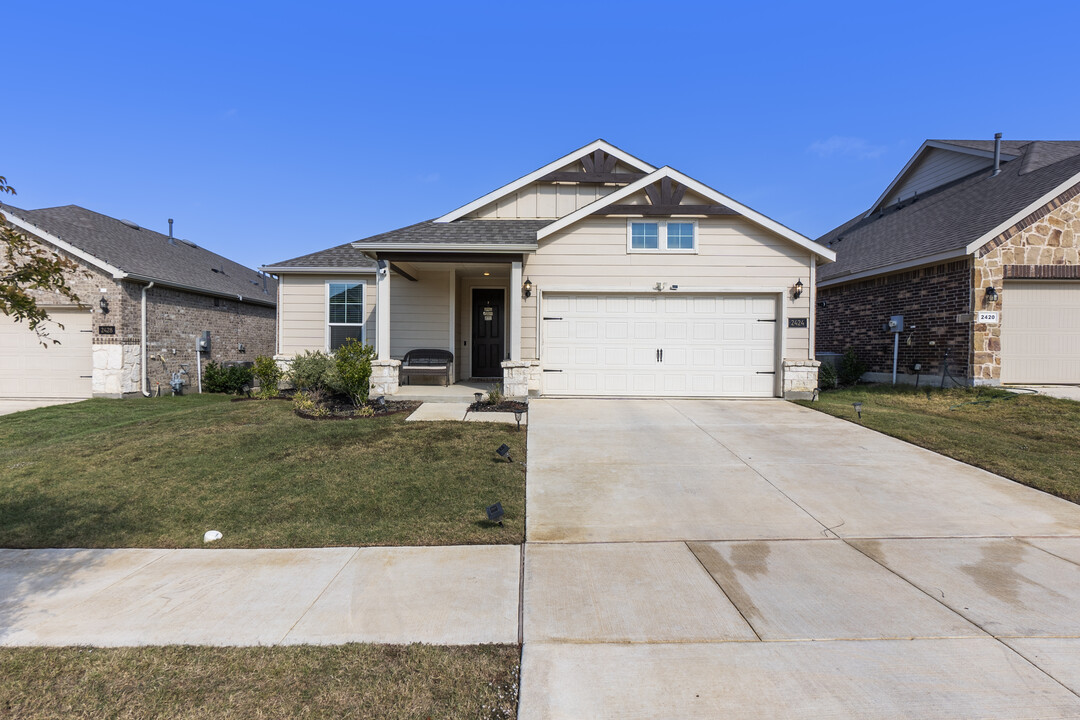 2424 Coyote Way in Northlake, TX - Building Photo