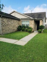 9115 Kendale Dr in Houston, TX - Building Photo