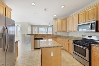 820 Wintera Ct in Henderson, NV - Building Photo - Building Photo