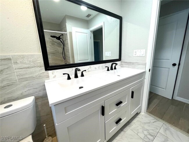 property at 2709 SE 18th Pl