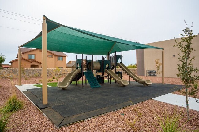 3268 N Zaragoza Rd in El Paso, TX - Foto de edificio - Building Photo