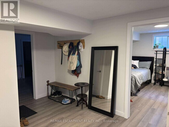 19 Pavarotti Ct in Hamilton, ON - Building Photo - Building Photo
