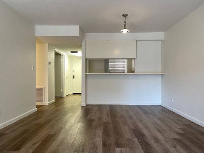 property at 15215 Magnolia Blvd