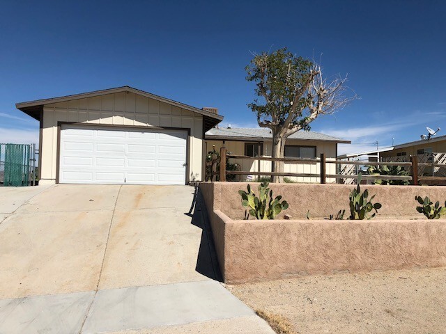 25654 Cheryle St in Barstow, CA - Building Photo