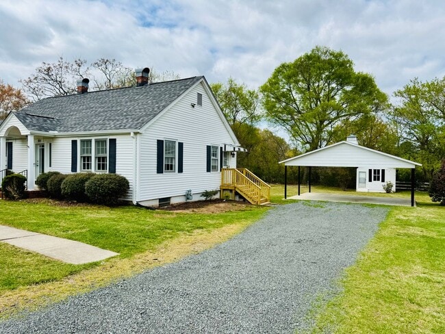 616 Roxboro Rd in Oxford, NC - Building Photo - Building Photo