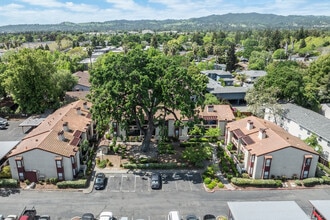 Monument Oaks in Concord, CA - Foto de edificio - Building Photo