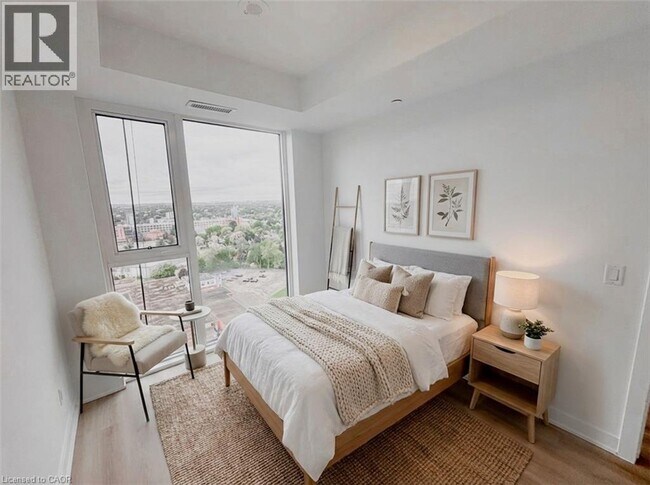 25 Wellington St S in Kitchener, ON - Building Photo - Building Photo