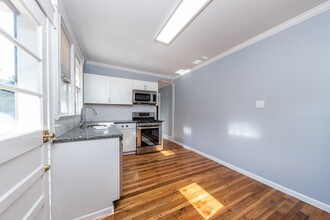 21 Lee Ave in Rockville Centre, NY - Building Photo - Building Photo