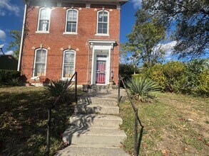 932 E Market St in Indianapolis, IN - Building Photo - Building Photo