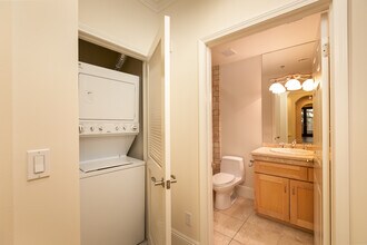 10305 Almayo Ave, Unit 301 in Los Angeles, CA - Building Photo - Building Photo