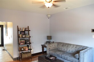 826 Blaylock Dr-Unit -5 in Dallas, TX - Building Photo - Building Photo