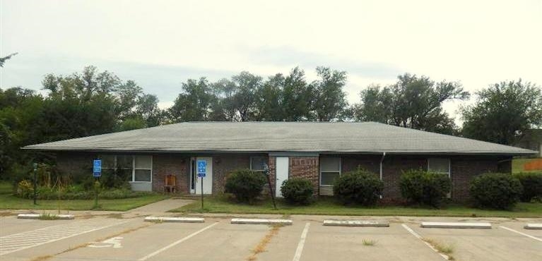 310 E 7th St in Solomon, KS - Building Photo