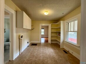 1302 Clinton Ave E in Huntsville, AL - Building Photo - Building Photo