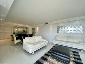 3731 N Country Club Dr in Aventura, FL - Building Photo - Building Photo