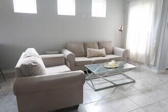 515 Graneros Ave in Laredo, TX - Building Photo - Building Photo