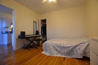 28 Quint Ave, Unit 21 in Boston, MA - Foto de edificio - Building Photo