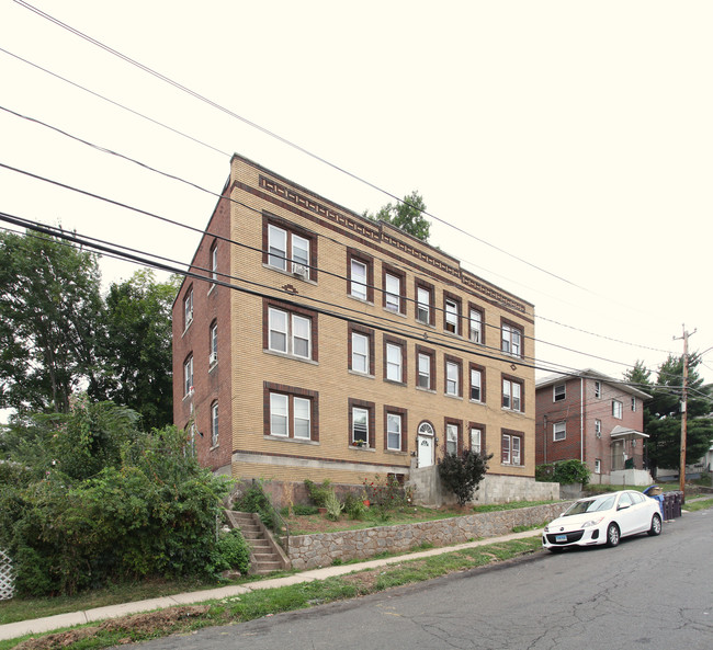 106 Willow St in New Britain, CT - Building Photo - Building Photo