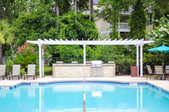 The Retreat at Grande Lake Apartments in Brunswick, GA - Foto de edificio - Building Photo