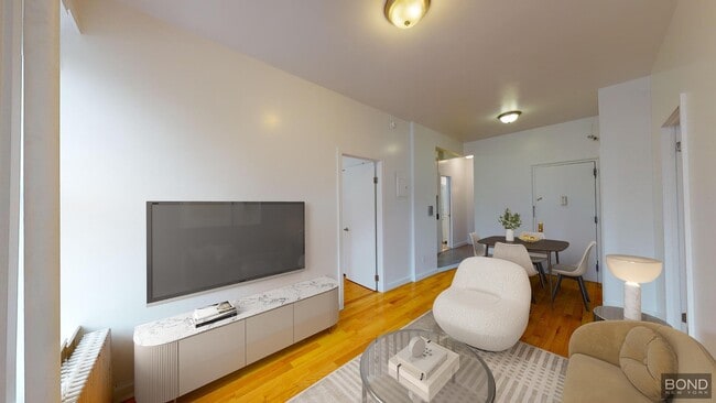 1502 1st Ave in Manhattan, NY - Building Photo - Building Photo