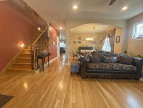 132 NE 63rd Ave in Hillsboro, OR - Building Photo - Building Photo