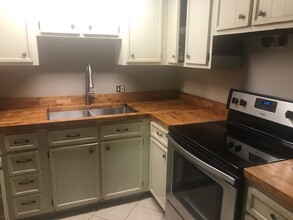 150 Hornbeam Rd in Beech Mountain, NC - Building Photo - Building Photo