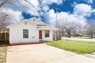 701 E College St in Sherman, TX - Building Photo - Building Photo