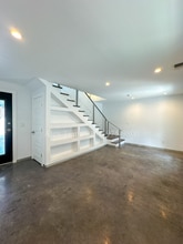 225 S Pine St in San Antonio, TX - Foto de edificio - Building Photo
